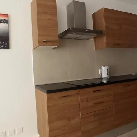 Entire Modern Apartments Located Centrally In Malta Apartament *